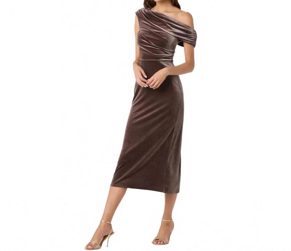 NEW ASTR asher midi dress in black